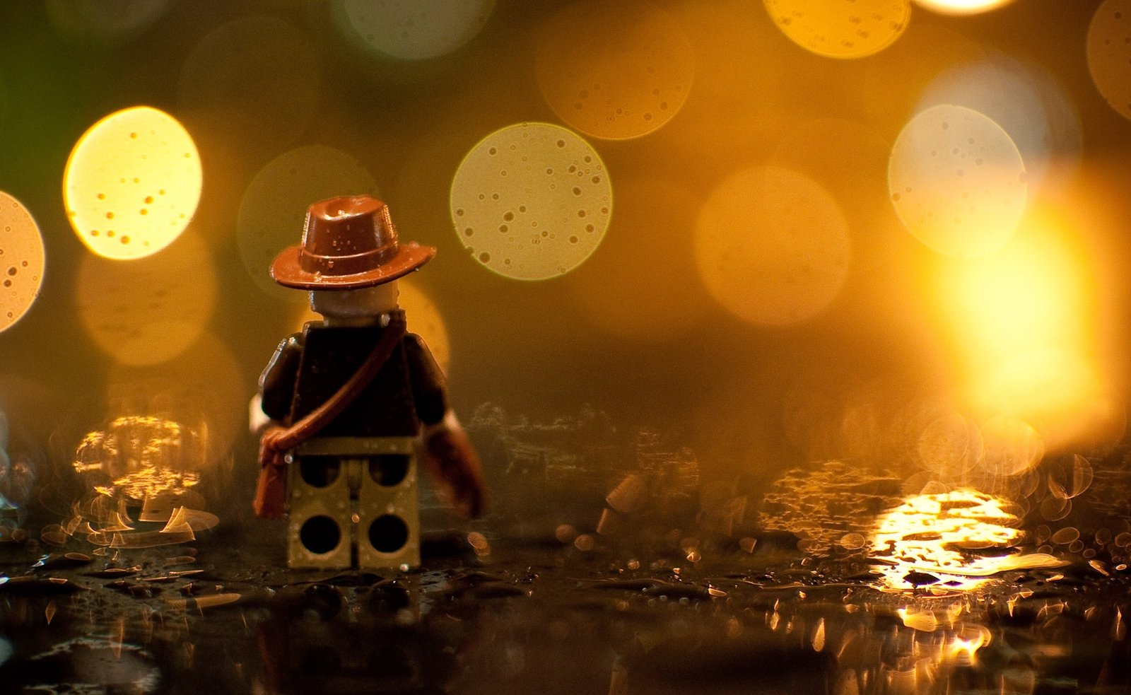 Indiana Jones Lego In The Rain cowboy mini figure Aero 2k