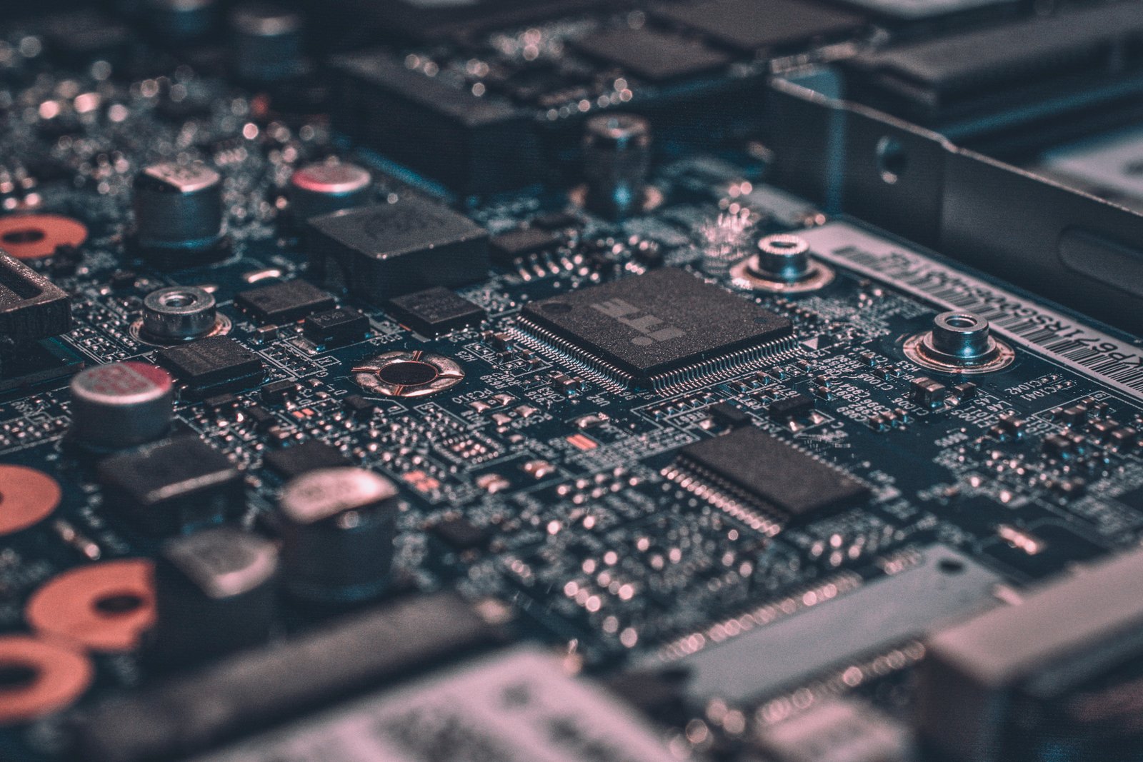 macro photography of black circuit board shallow focus photo 2k 4k 5k