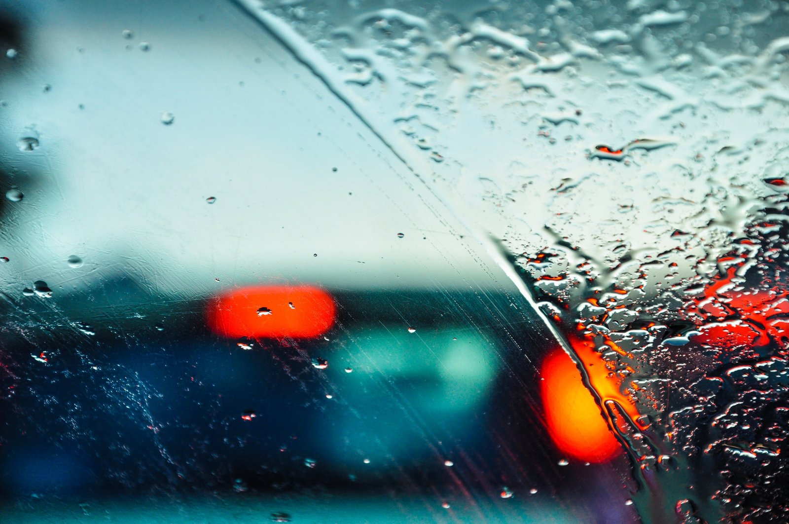 glass filled with water on bokeh rain drop raindrop 2k