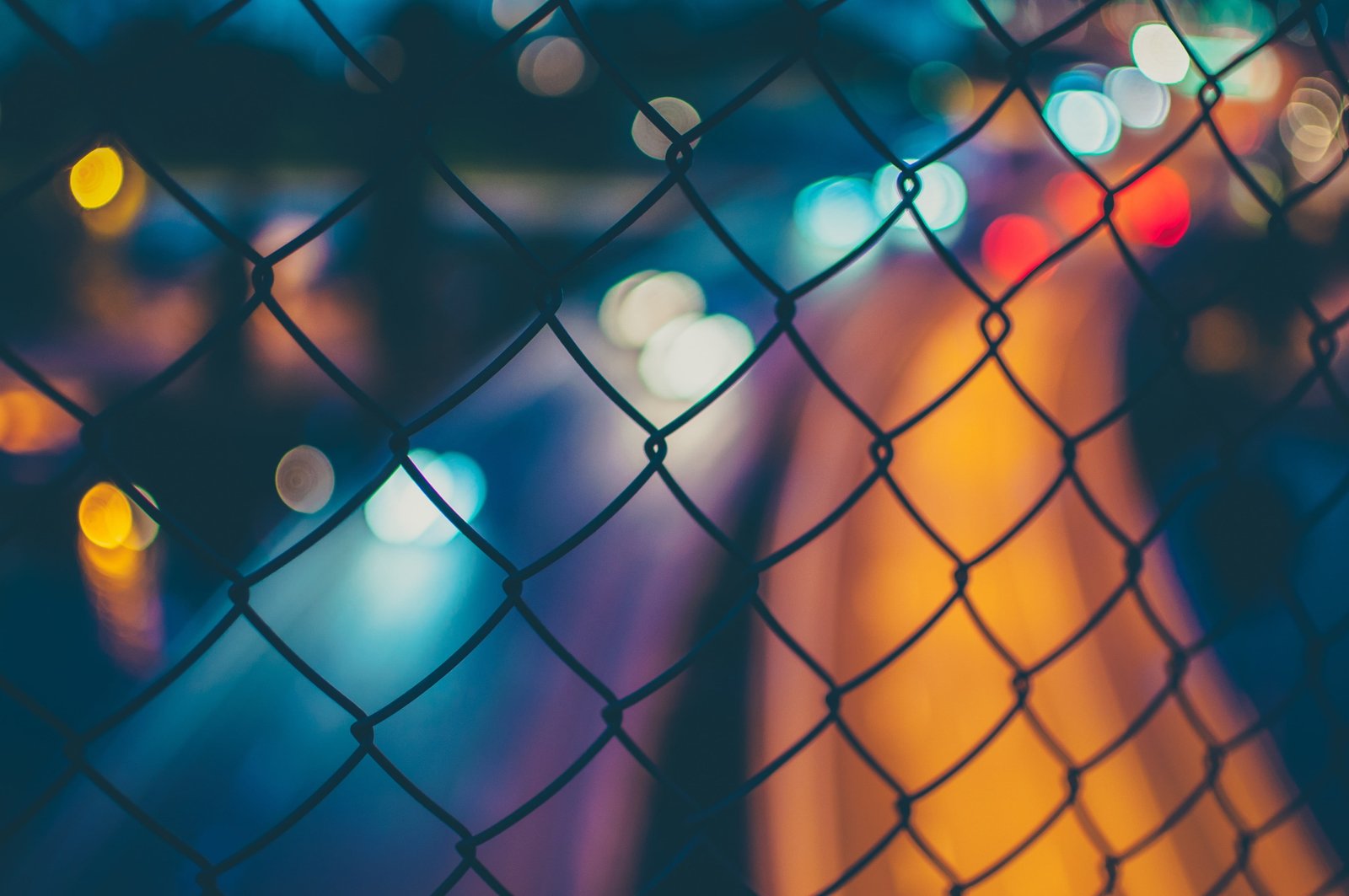 multicolored bokeh lights grid light trails car fence chainlink Fence 2k 4k