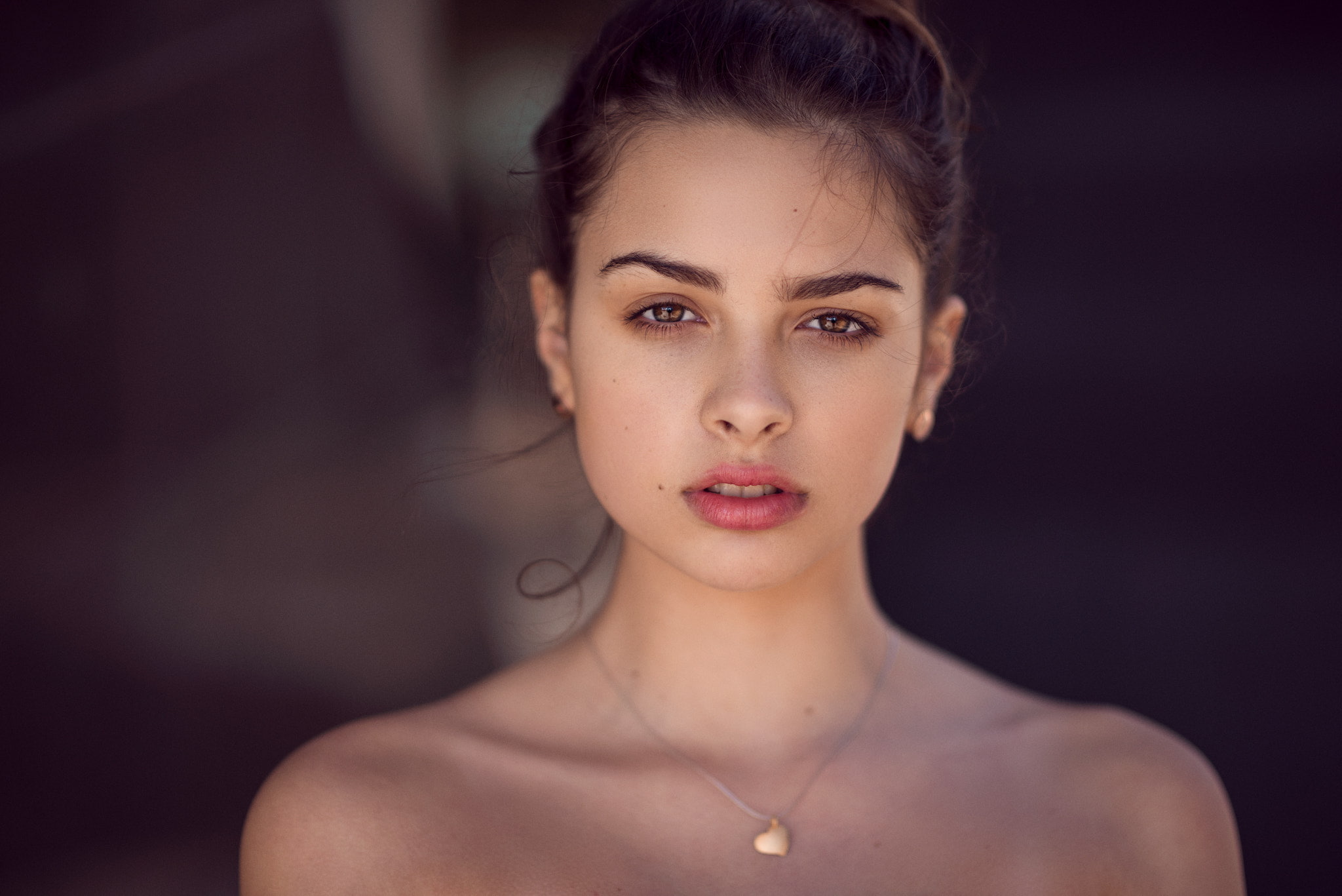 necklace looking at viewer depth of field brunette portrait 2k