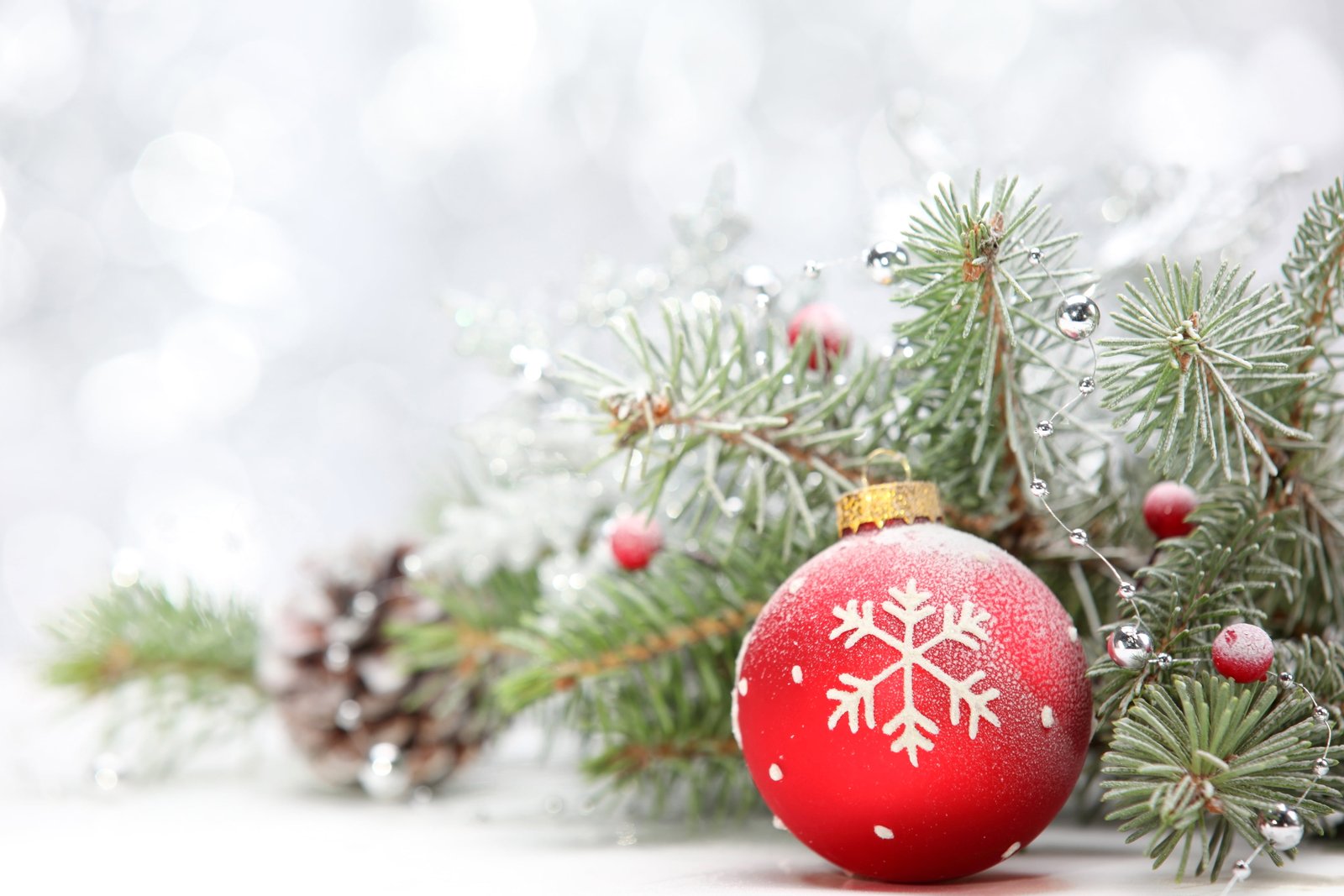 red and white Christmas bauble frost branches glare holiday 2k 4k