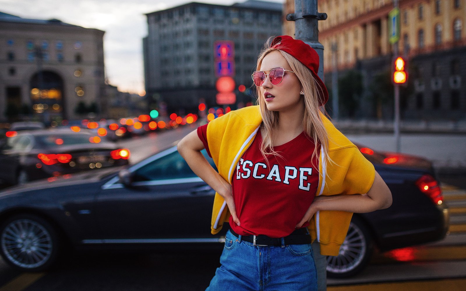 women blonde portrait outdoors belt baseball cap 2k