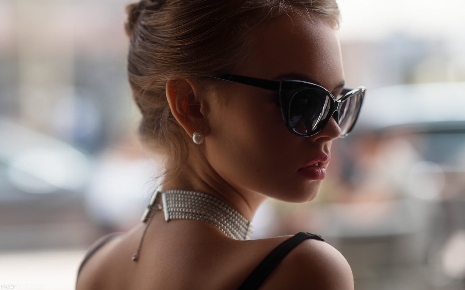women brunette with shades portrait face bokeh necklace 2k
