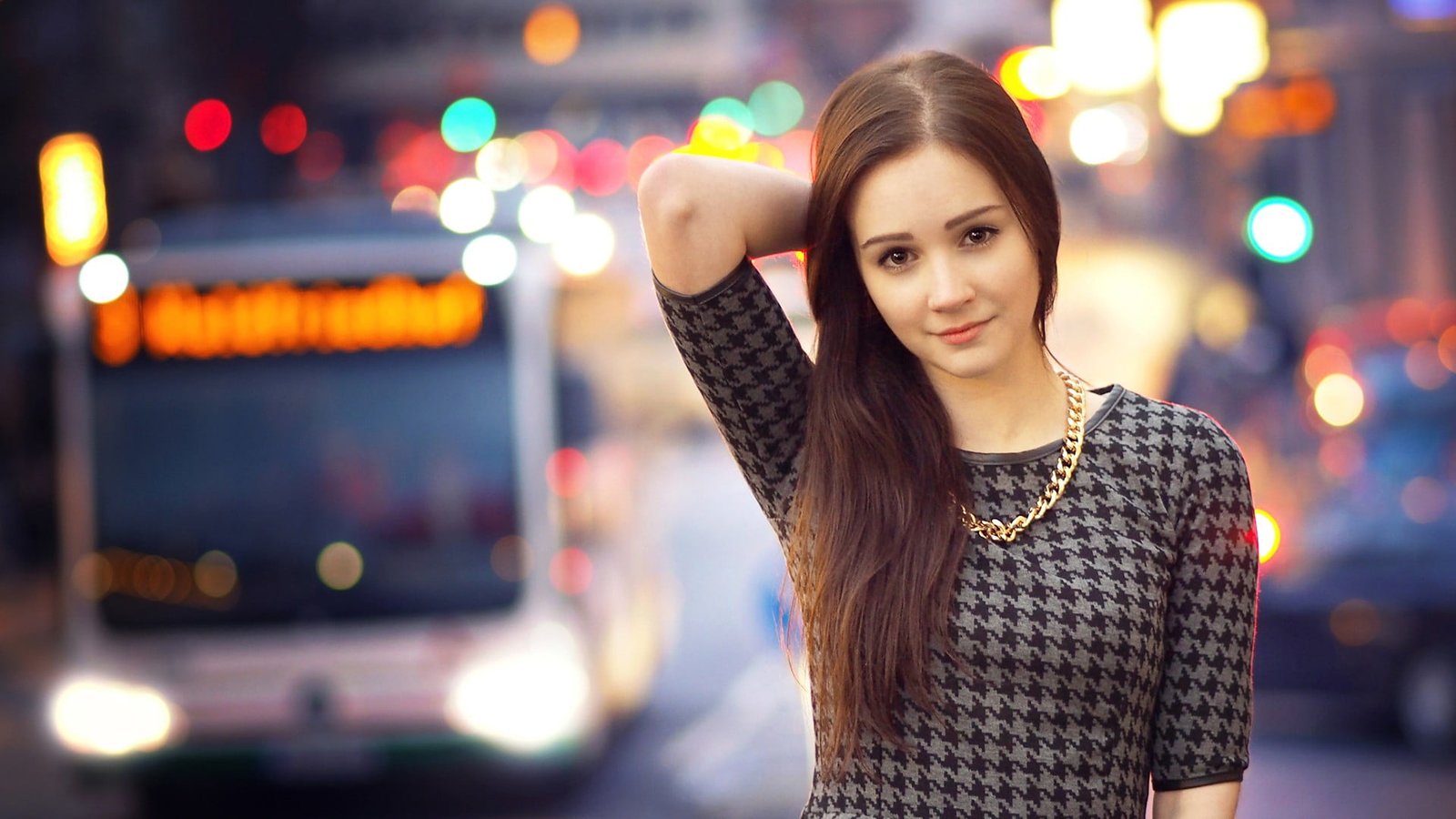 women s black and gray houndstooth crew neck elbow sleeved top woman wearing scoop long selective photography 2k