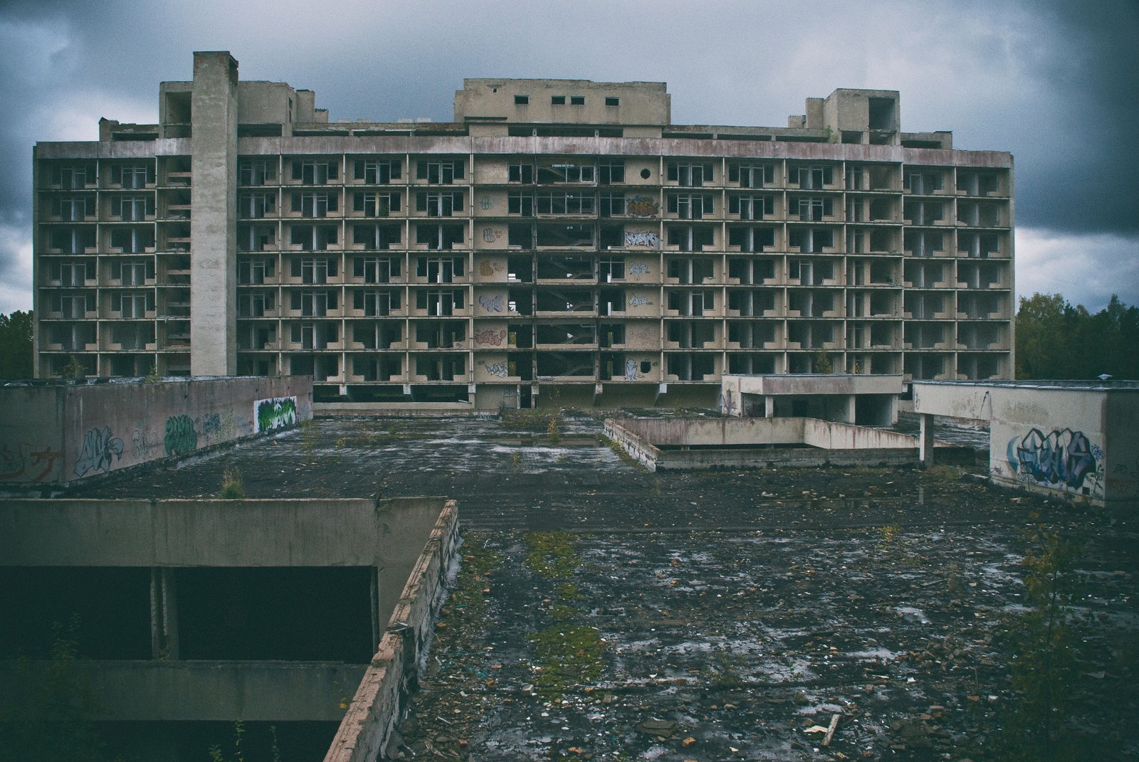 Abandoned sanatorium aged ancient architecture broken building 2k 4k