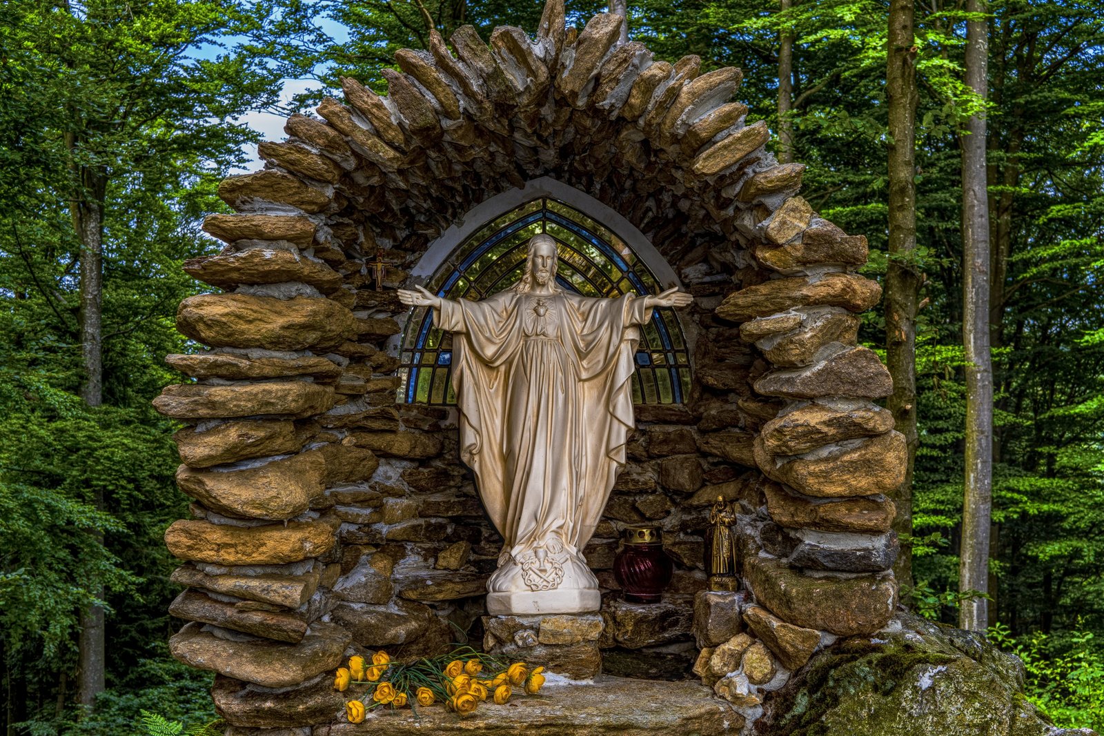 closeup photo of religious statue Chapel Figure Christian 2k 4k 5k
