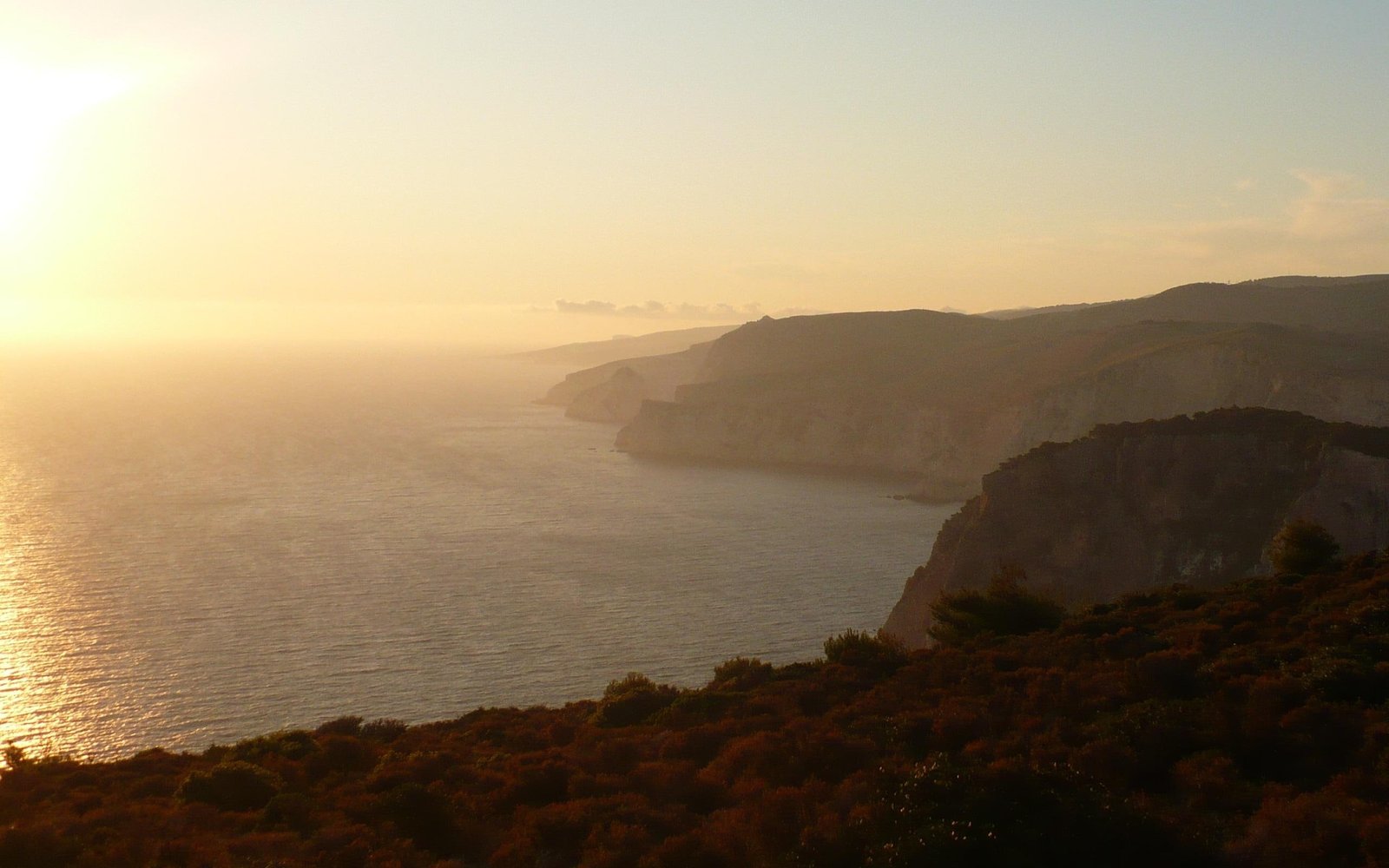 Mystic Highls reflection foggy ocean cliffs nature coastline 2k