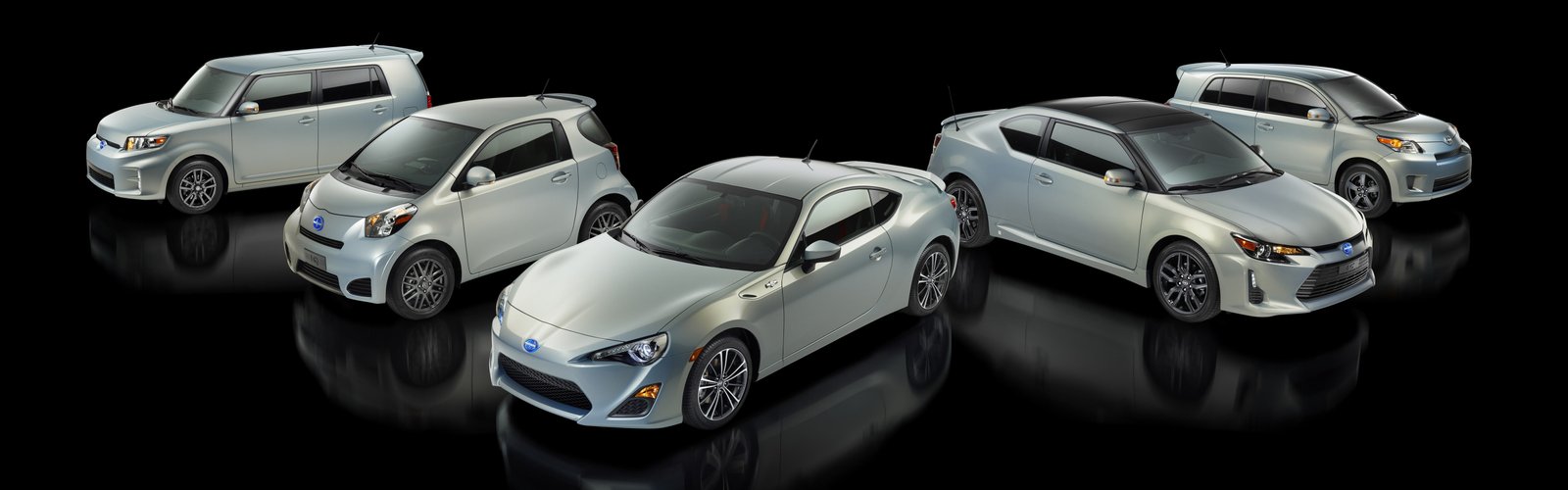 scion fr s iq tc xd xb car vehicle simple background dual monitors multiple display reflection widescreen dualmonitor dualscreen 2k 4k 5k