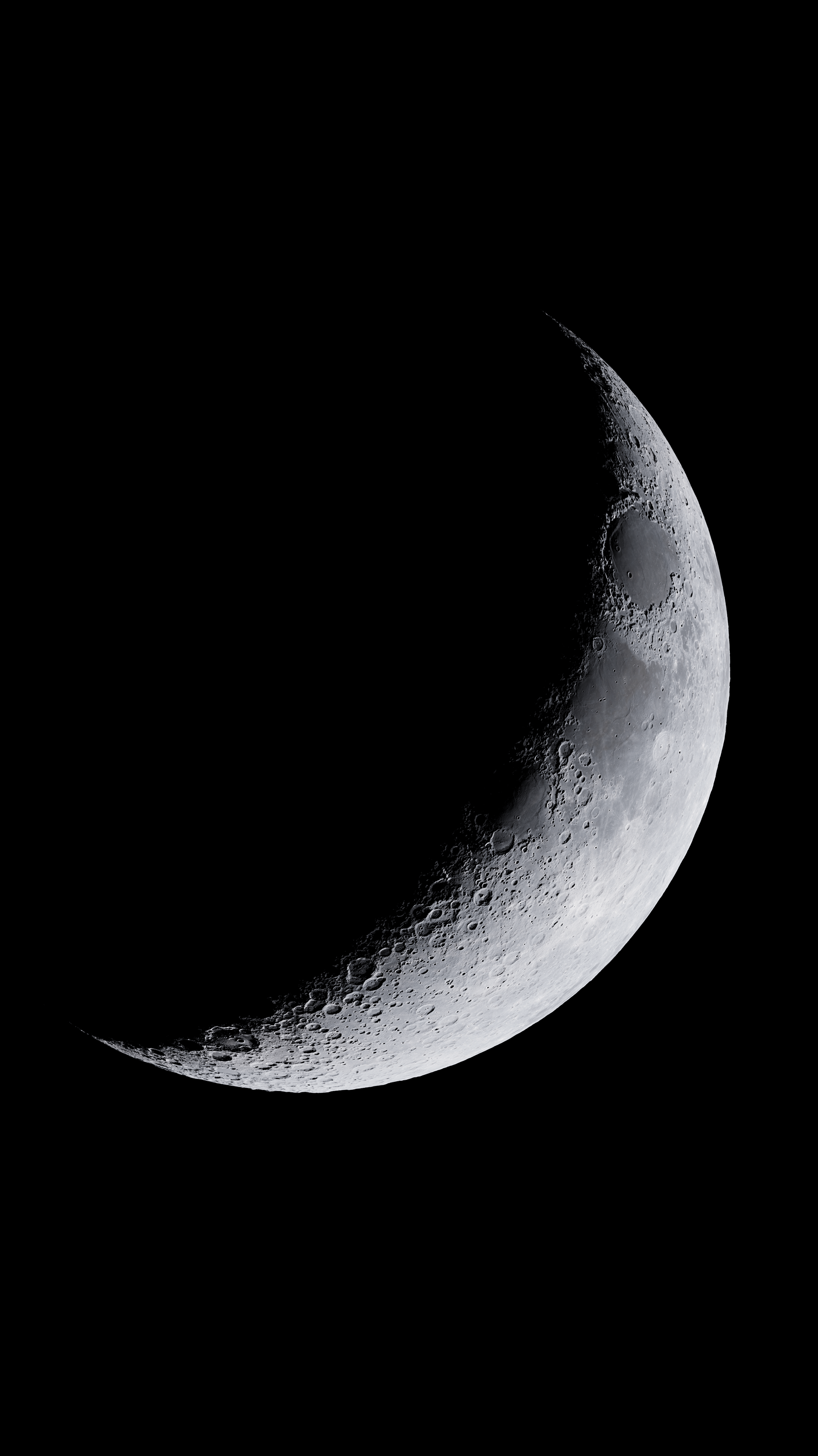 Waning Crescent Moon amoled mobile 2k