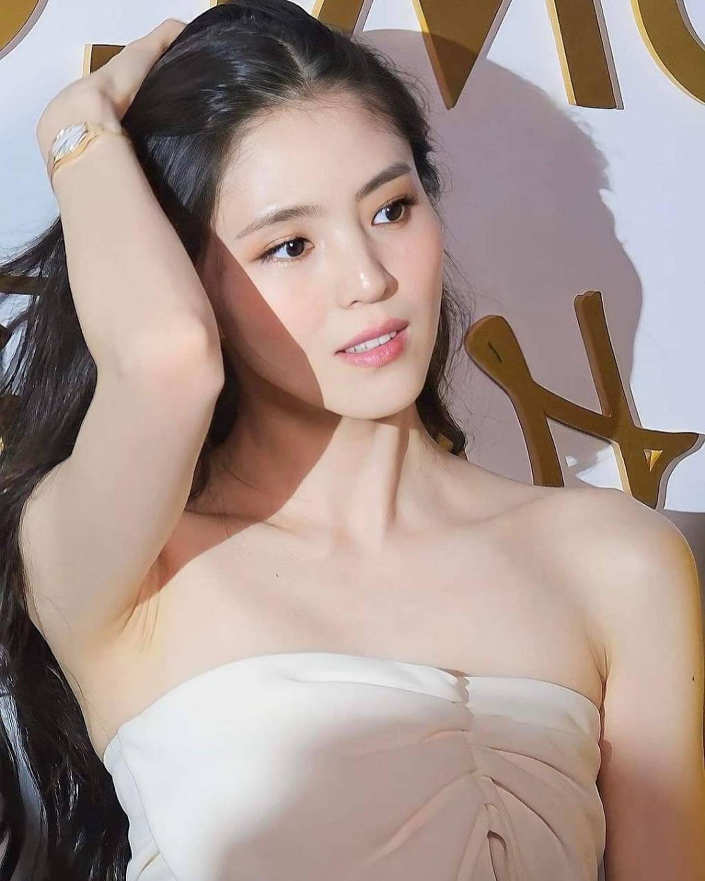 Han So Hee Korean actress cute in white dress