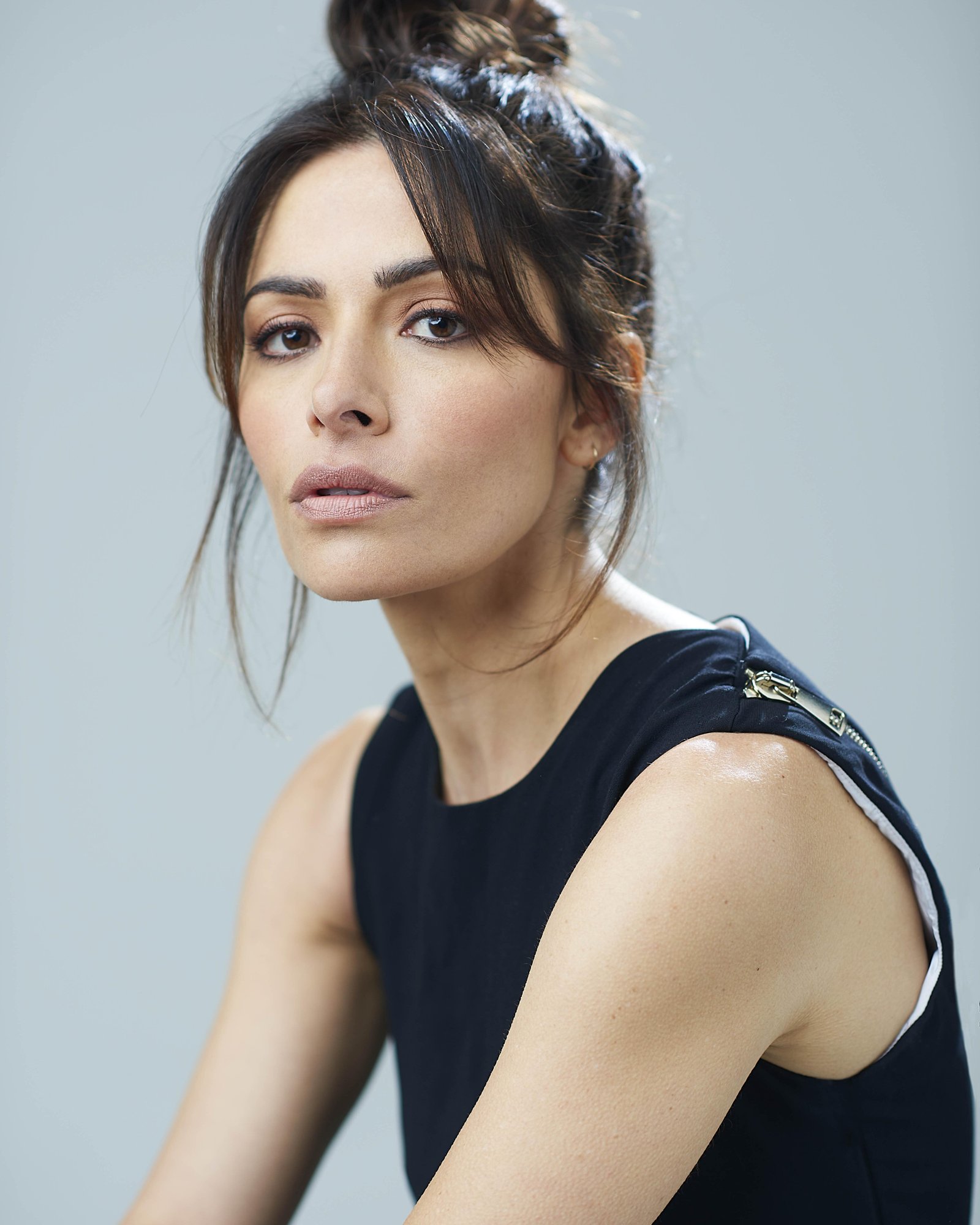 Sarah Shahi hollywood celebrity 2k 4k 5k
