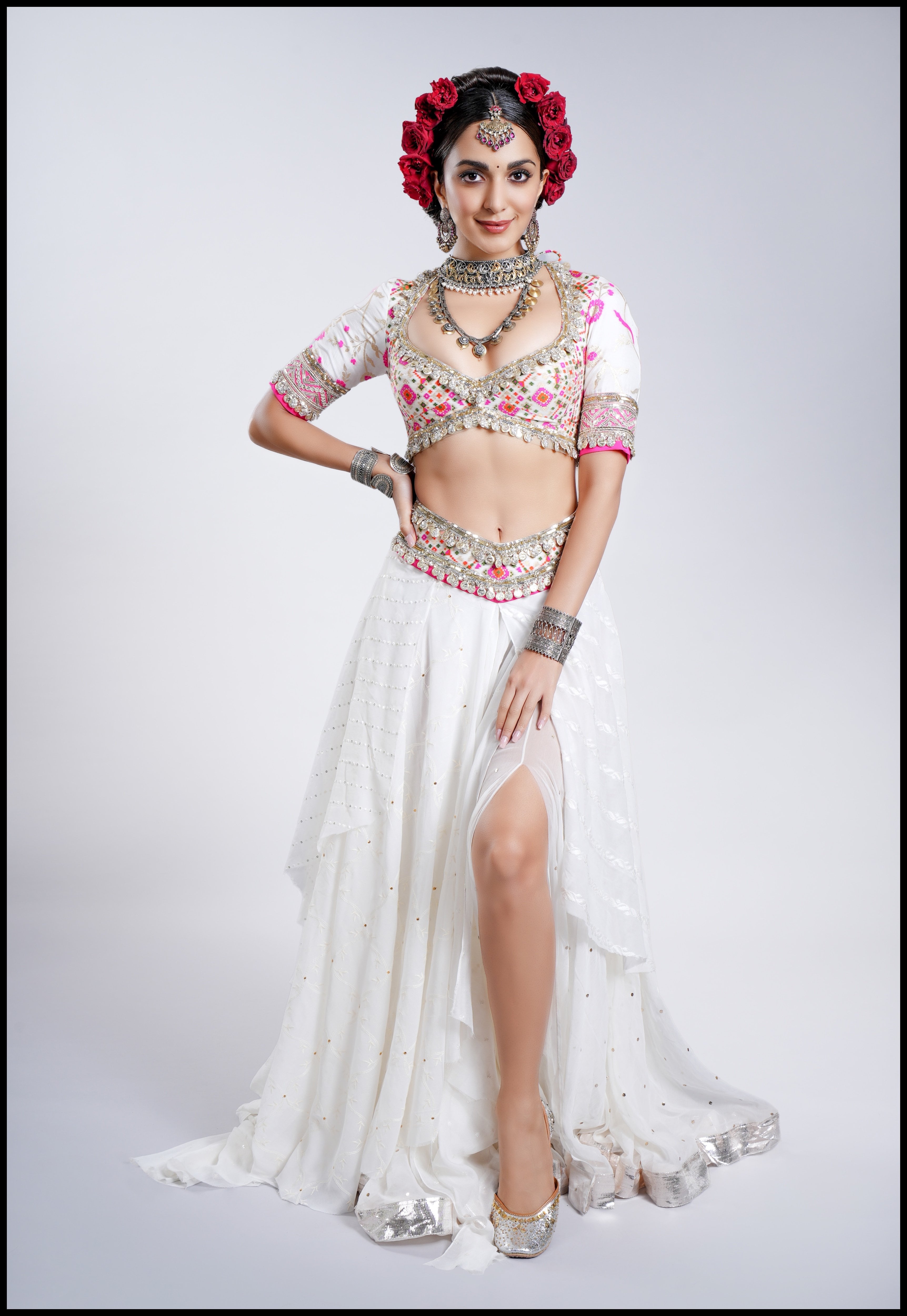 Kiara advani actress indian celebrity 2k