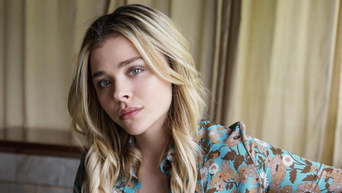 chloe grace moretz on floral top actress hollywood 2k