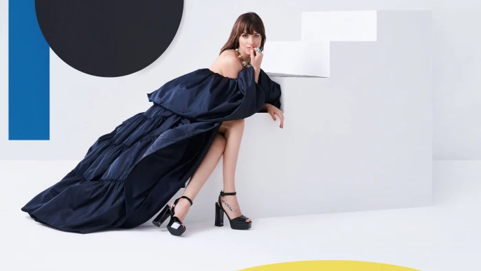 dakota johnson off shoulder dress actress hollywood 2k