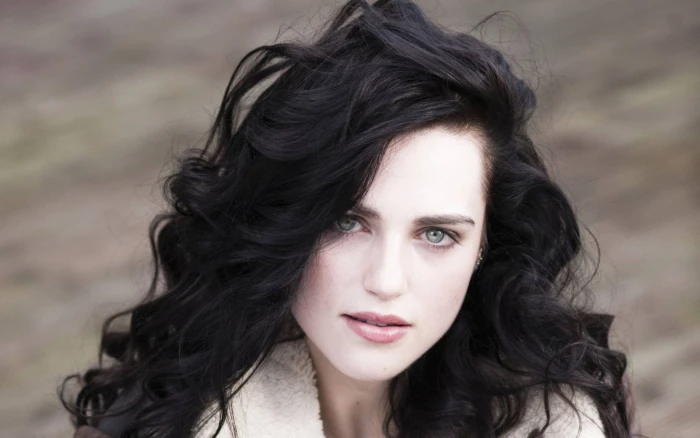 katie mcgrath simple look actress hollywood