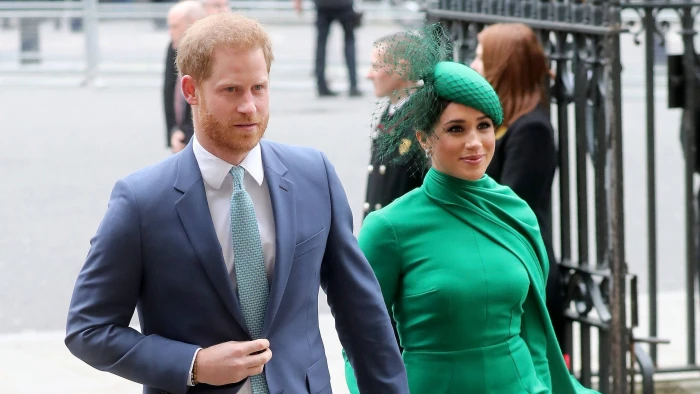 meghan markle duchess in green actress hollywood 2k
