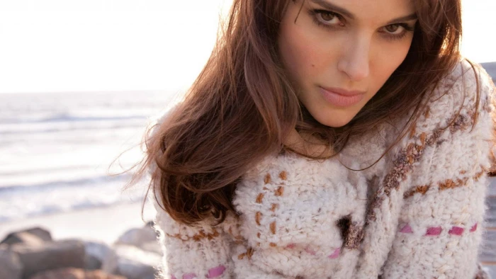 natalie portman at the beach actress hollywood