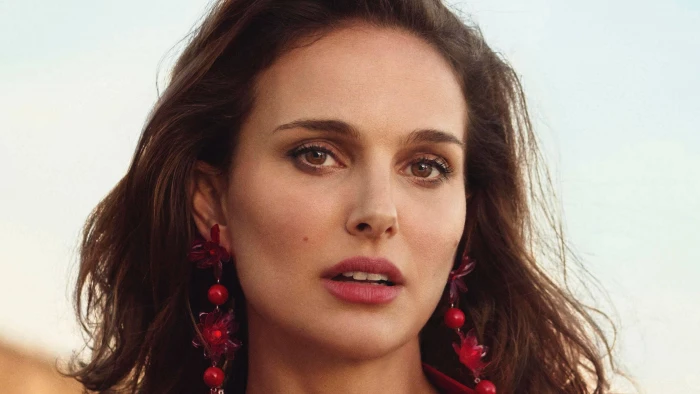 natalie portman with red earrings actress hollywood 2k
