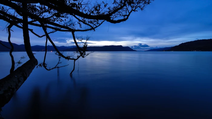Dawn on Lake Toba 2k