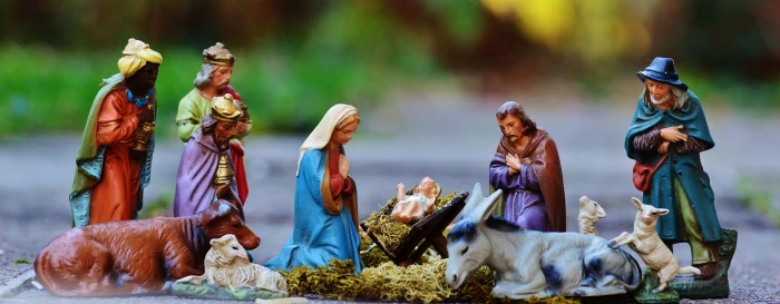 selective focus photography of The Nativity figurines christmas crib figures 2k