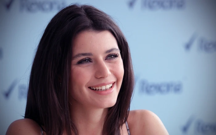 actress beren brunettes saat turkish women