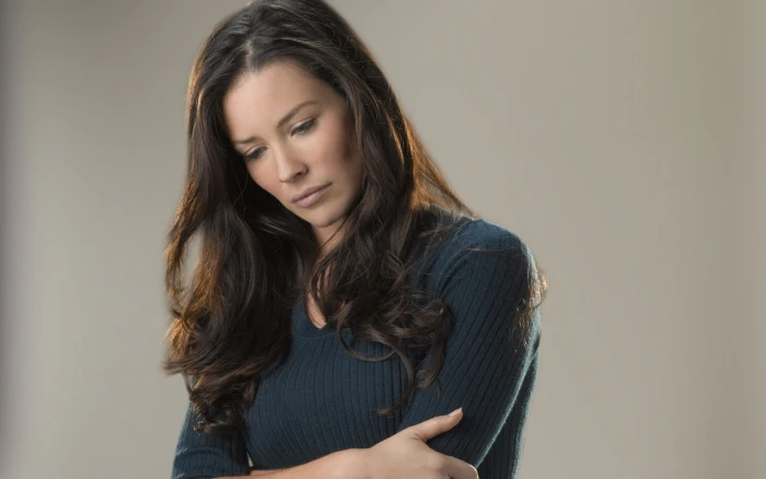actress brunette long hair Evangeline Lilly women simple background