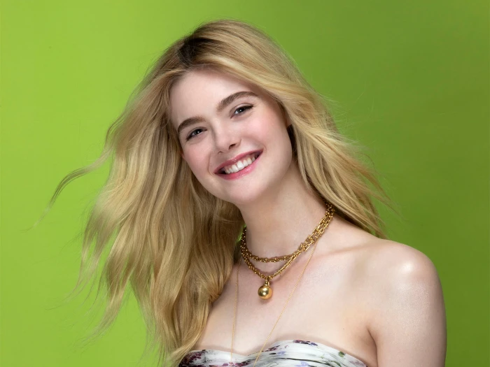 Actresses Elle Fanning Blonde Smile