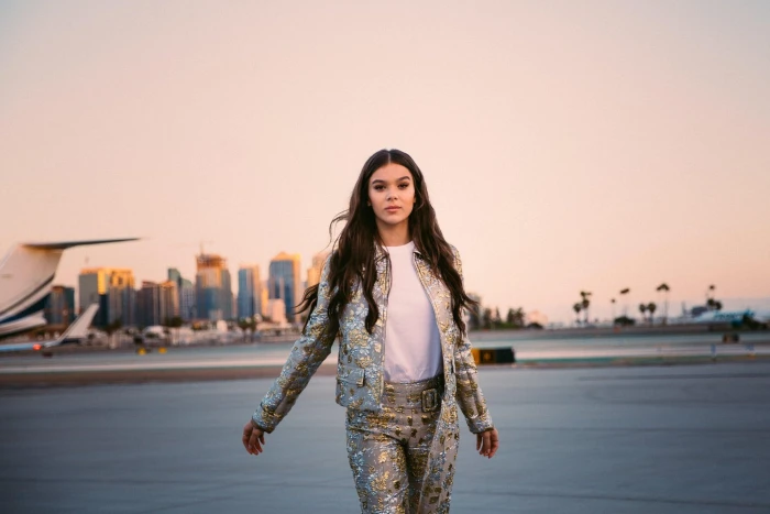 Actresses Hailee Steinfeld Brown Eyes Brunette Singer 2k