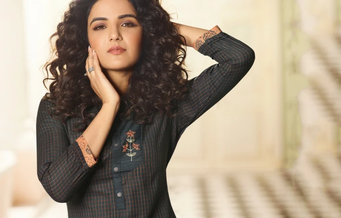 Actresses Jasmin Bhasin Black Hair Bollywood Brown Eyes