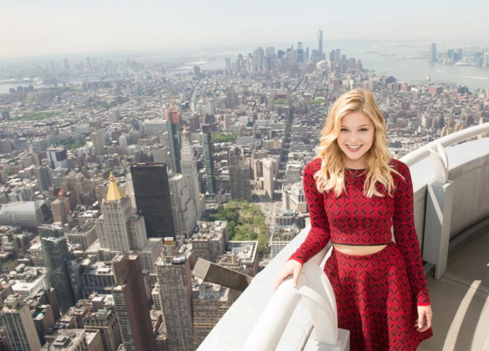 Actresses Olivia Holt American Blonde Brown Eyes Cityscape