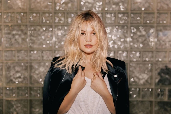 Actresses Olivia Holt American Blonde Hazel Eyes 2k