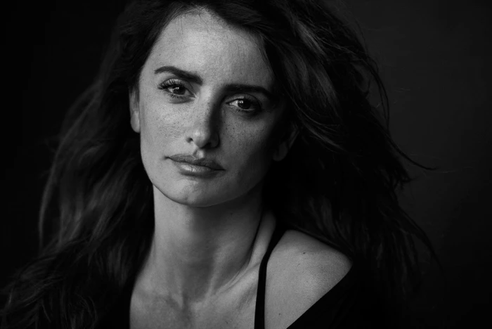 Actresses Penelope Cruz Black amp; White Brunette Face