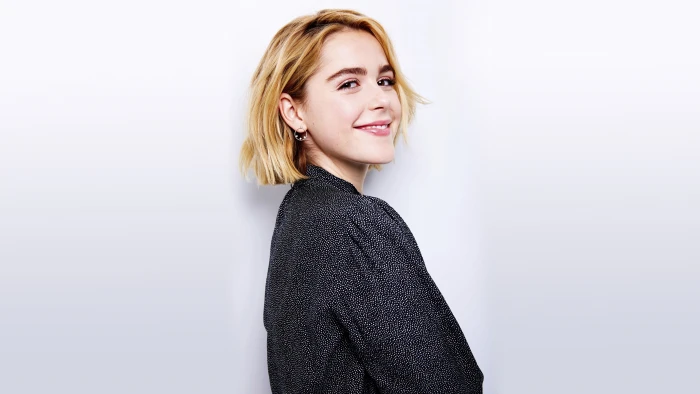 Actresses Kiernan Shipka American Girl Short Hair Smile 2k 4k 5k