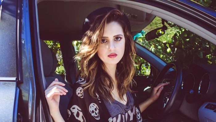 Actresses Laura Marano American Brown Eyes Brunette Singer