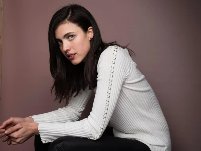 Actresses Margaret Qualley American Black Hair Blue Eyes 2k