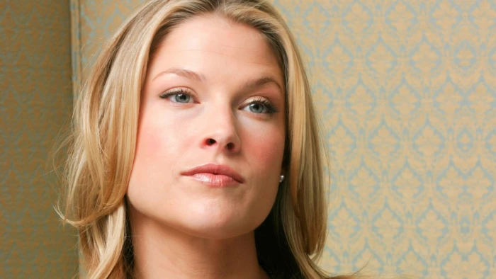 Ali Larter blonde face actress women headshot portrait