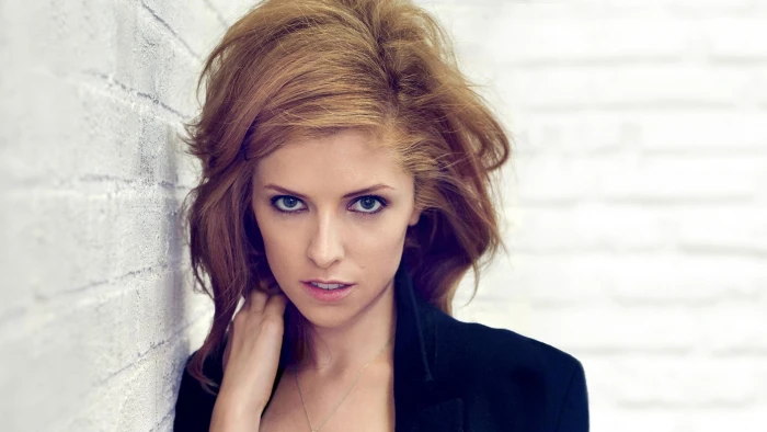 Anna Kendrick women brunette actress looking at viewer