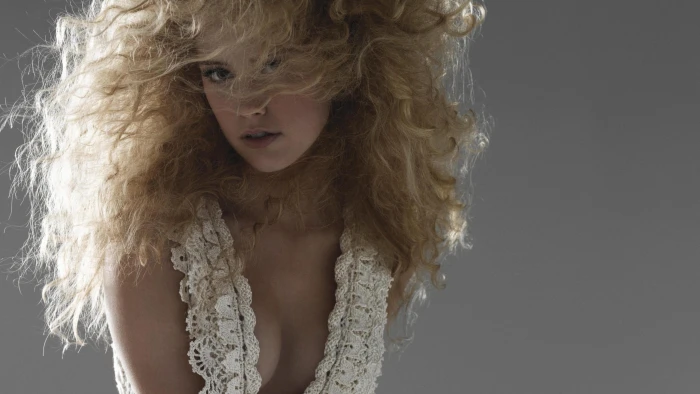 Amber Heard looking at viewer curly hair long women 51 2k