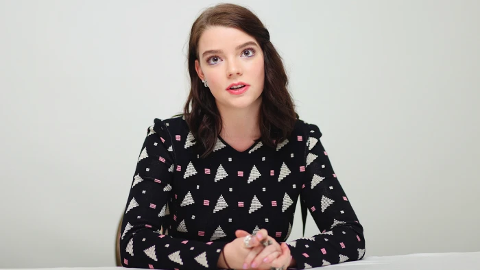 Anya Taylor Joy actress women brunette simple background 2k