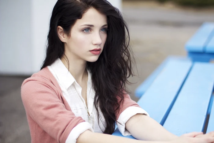 brunette blue eyes women model Emily Rudd actress young adult 2k 4k 5k
