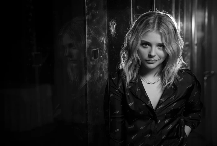 Chlo Grace Moretz actress blonde monochrome women celebrity 2k