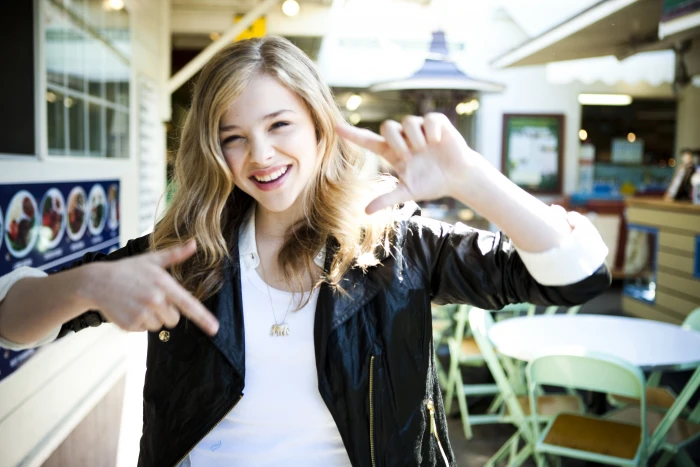 Chloe Grace Moretz Chlo smiling actress women 2k 4k 5k