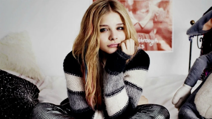 Chloe Grace Moretz Chlo women actress sitting
