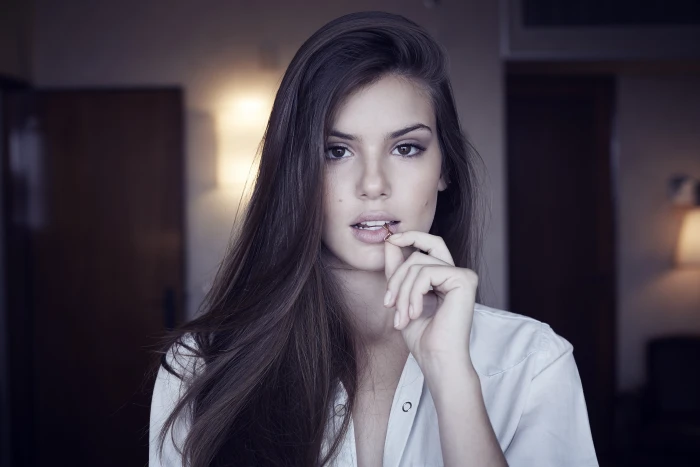 Camila Queiroz brunette looking at viewer women actress 2k 4k 5k