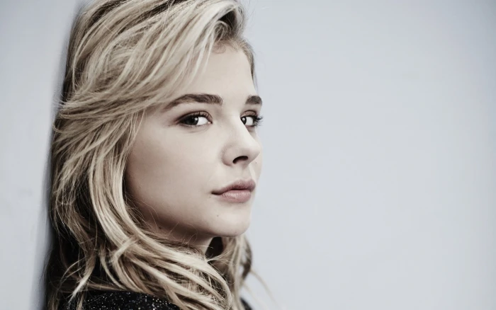 Chlo Grace Moretz women blonde face green eyes actress