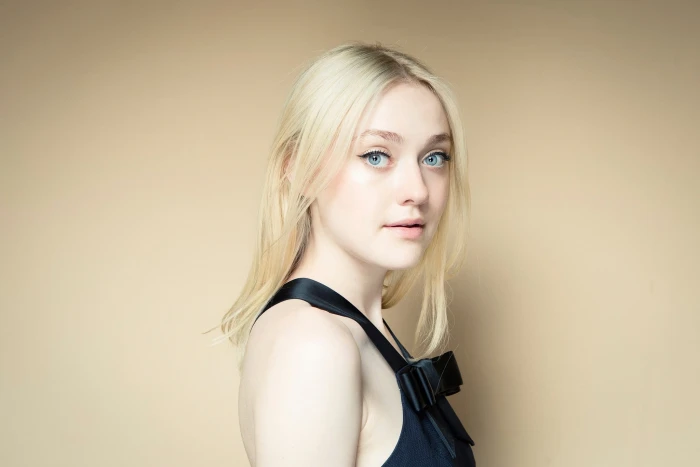 Dakota Fanning portrait women blonde actress celebrity 2k