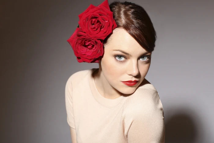 Emma Stone portrait women makeup flower in hair actress 2k 4k