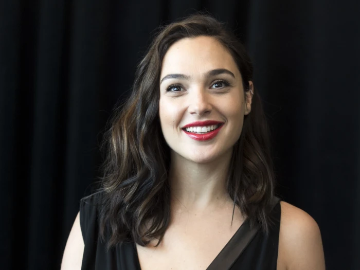 Gal Gadot actress women lipstick smiling happy 2k