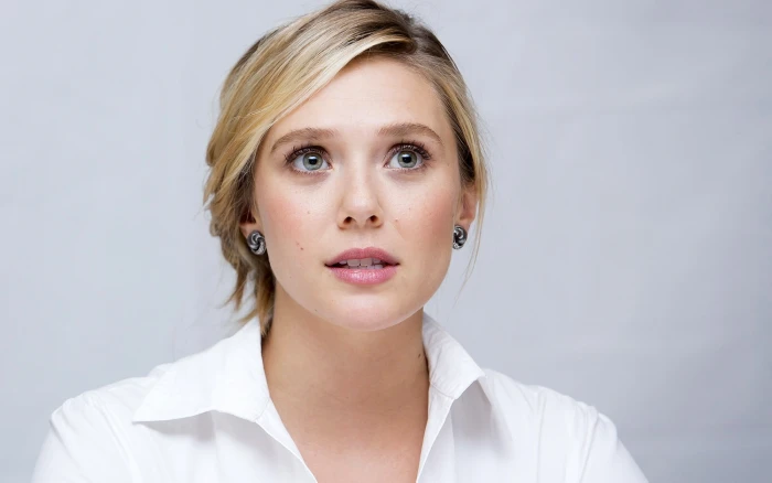 Elizabeth Olsen celebrity actress dyed hair women simple background 2k